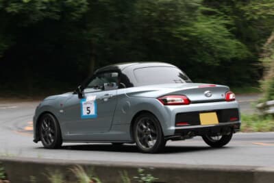 ダイハツ コペンGRスポーツ：参加車名につけられているMARCは、茨城県古河市に発足後50年近くにもなる名門のJAF登録自動車クラブ、メンズアドベンチャーラリーストクラブの略称だ