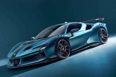 ノビテック SF90XX：フロントに20インチ径、リアに21インチ径を選択したアメリカのヴォッセン製のホイール。ノビテックでは3タイプのデザインと多彩なカラーバリエーションでカスタマーを迎える