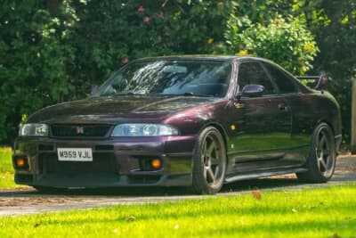 4万1340ポンド（邦貨換算約800万円）で落札された日産「スカイラインGT-R（BCNR33）」（C）Bonhams