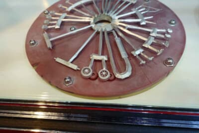 メイクアップのホワイトメタルパーツ制作過程