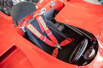 アバルト 3000SP：ファブリックタイプのフルバケットシートが装着される