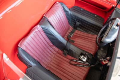 フィアット アバルト1300SP:コクピットはタイト