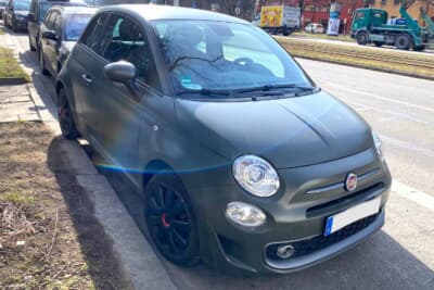 フィアット500：マットブラックはラッピングでしょうか？