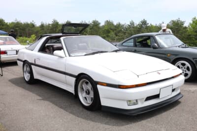 トヨタ MA70型 スープラ：「この愛車こそが自分にとっての理想の1台」と、オーナーの半田航太郎さんは話す
