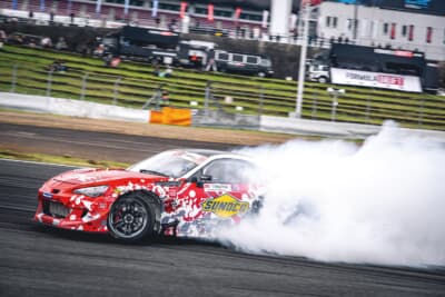 今年はA90スープラから2JZ換装のZN6に乗り換えて参戦する小林選手は、MID RACING R26をチョイスしている