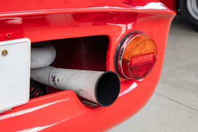 フィアット アバルト1300SP:マフラーは耐熱用のホワイトペイントがされている