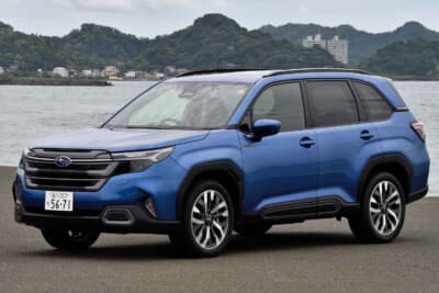 プレミアム:グリル中央からヘッドライトに延びるラインにメッキを施してプレミアム感をアップ。ちなみにX-BREAKはこの部分がターコイズになる