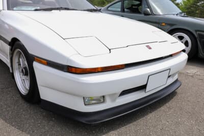 トヨタ MA70型 スープラ：ナローボディ用のリップスポイラーを装着