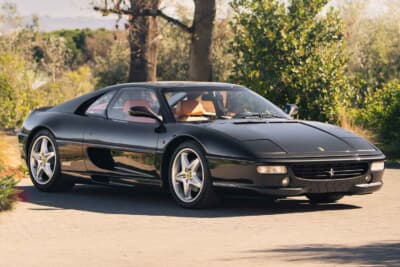 16万6750ユーロ（邦貨換算約2740万円）で落札されたフェラーリ「F355」（C）Courtesy of RM Sotheby's