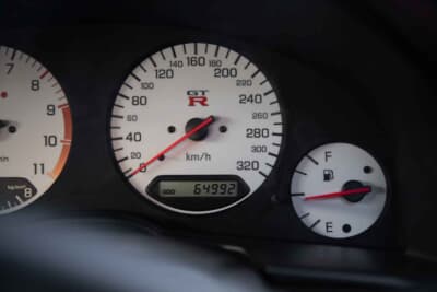 2万2960ドル（約3310万円）で現在も販売中の日産「スカイラインGT-R NISMO R1」（C）Bonhams