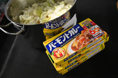 STIカレー、味の秘密はバーモントカレー