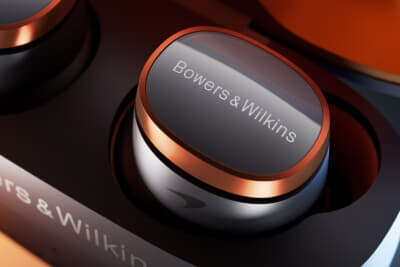Pi8 マクラーレン エディション：数々のアワードに輝くBowers & WilkinsのワイヤレスイヤフォンのPi8から、特別なモデルが登場