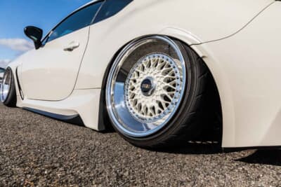 トヨタ GR86：BBS RS ホイールはこだわりのリバレルリム