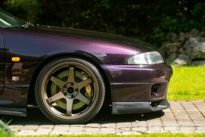 4万1340ポンド（邦貨換算約800万円）で落札された日産「スカイラインGT-R（BCNR33）」（C）Bonhams