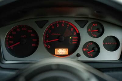 2万5000ポンド(約430万円〜487万円)で現在も販売中の三菱「ランサーエボリューション ワゴンGT」(C)Bonhams