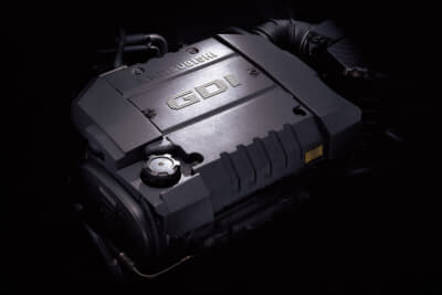 三菱の6A12型2L DOHC 16VALVEのGDIエンジン