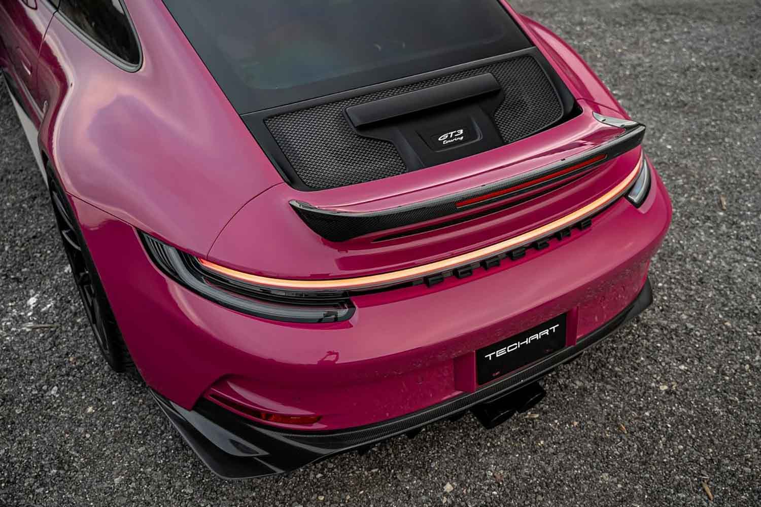 テックアートがポルシェ911（992.2）に軽量なボディパーツと+100