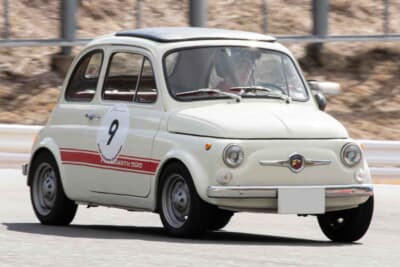 フィアット アバルト595SS：最高出力は32psをマーク。パワーを巧みに操りながら富士スピードウェイのショートコースを楽しんでいた