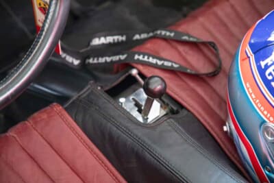 フィアット アバルト1300SP:プロトタイプということもありシフトゲートの形状に注目したい