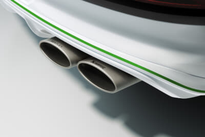 ベントレー ベンテイガ スピード：標準装備のスポーツエキゾーストシステムは力強くもエモーショナルな音色を奏で、ドライバーとの一体感を高める