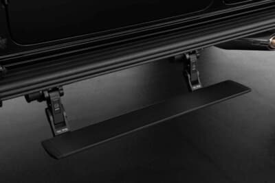 ブラバス XL 800：ブラバス製の格納式ステップも装備