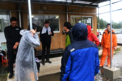 研修参加者からの質問に答える福岡孝延さん（写真中央）。TRDスタッフ以外にとってはわからないことだらけ？