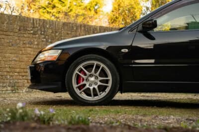 2万5000ポンド(約430万円〜487万円)で現在も販売中の三菱「ランサーエボリューション ワゴンGT」(C)Bonhams