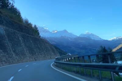 スイスのアルプス方面へ。ワクワクします