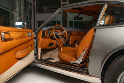 28万625ユーロ（邦貨換算約4620万円）で落札されたアストンマーティン「V8 ヴァンテージ オスカー・インディア」（C）Courtesy of RM Sotheby's