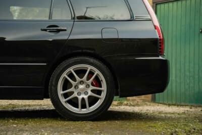 2万5000ポンド(約430万円〜487万円)で現在も販売中の三菱「ランサーエボリューション ワゴンGT」(C)Bonhams