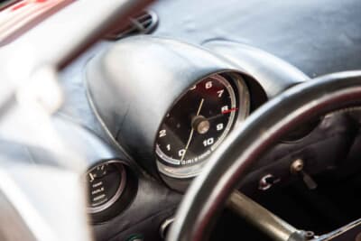 フィアット アバルト1300SP:1万rpmまで刻まれたメーターは8000rpmがレブリミット