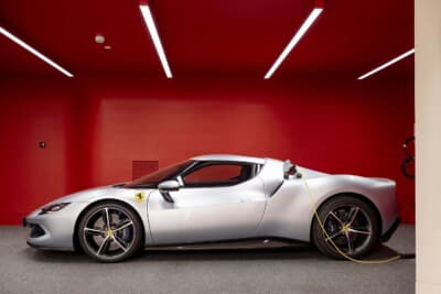 フェラーリは、新たなCIを体現した初のショールームをイタリア・ローマにオープンした