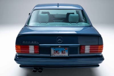 メルセデス・ベンツ「500SEL 5.0 AMG ブルーベリー」（C）Courtesy of RM Sotheby's