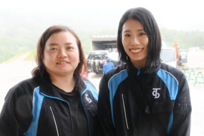 トヨタカスタマイジング＆ディベロップメント国内営業部特装営業室の大神田彩絵さん（右）と上野奈都子さん（左）