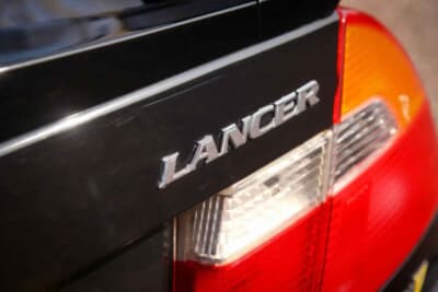 1万8020ポンド（邦貨換算約348万円）で落札された三菱「ランサーエボリューションV」（C）Bonhams