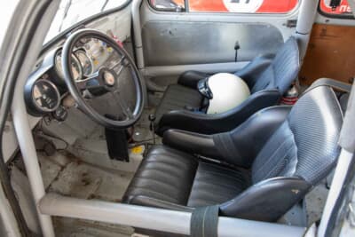 フィアット アバルト1000TCR:バケットシートはホールド性が高い