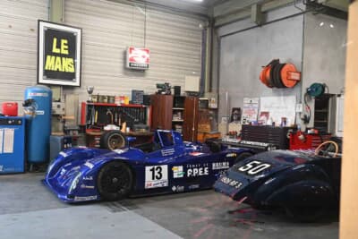 ル・マンミュージアムでは古いガレージを模したコーナーもあります