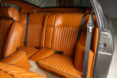 28万625ユーロ（邦貨換算約4620万円）で落札されたアストンマーティン「V8 ヴァンテージ オスカー・インディア」（C）Courtesy of RM Sotheby's