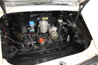 ポルシェ 912：日本に配備された912のパトカーはすべてエンジントラブルが発生。神奈川県警の車両だけドイツで修理された