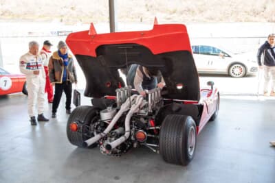 アバルト 3000SP：走行前のブリッピングではギャラリーの視線を釘付けにした