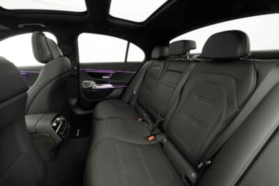 メルセデスAMG E53 HYBRID 4MATIC+：スポーティなアクセサリーや豊富なカラーバリエーションの、専用オールレザーインテリアでカスタマイズできる