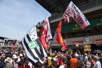 元F1ドライバーのロバート・クビサ選手のファンは、世界中どこにでも応援に行きます