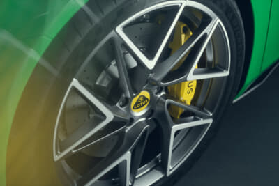 ロータス エミーラ V6 SE：20インチ鍛造アルミホイールを採用