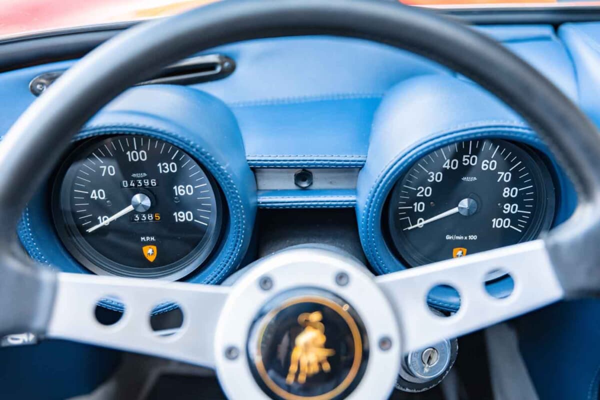 394万2500ユーロ（邦貨換算約6億6400万円）で落札されたランボルギーニ「ミウラSV」（C）Courtesy of RM Sotheby's