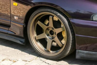 4万1340ポンド（邦貨換算約800万円）で落札された日産「スカイラインGT-R（BCNR33）」（C）Bonhams