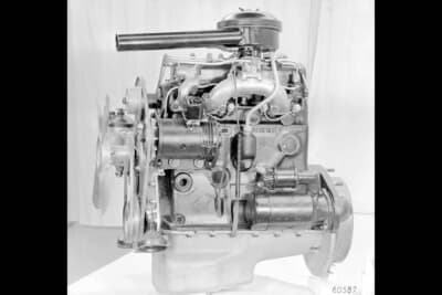 1953年の180D/W120のエンジン