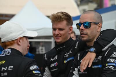ミハエル・シューマッハの長男ミック選手（中）とスーパーGTに参戦していたフレデリック・マコヴィッキィ選手（右）は仲良し