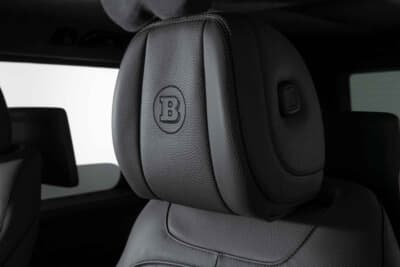 ブラバス XL 800：上質なレザー「スレートグレー」に「ダブルキューブ」キルティングを施したシート