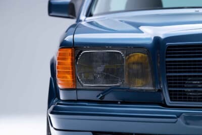 メルセデス・ベンツ「500SEL 5.0 AMG ブルーベリー」（C）Courtesy of RM Sotheby's
