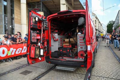 工具メーカーのパレードは工具を積んだ職人さんのクルマ